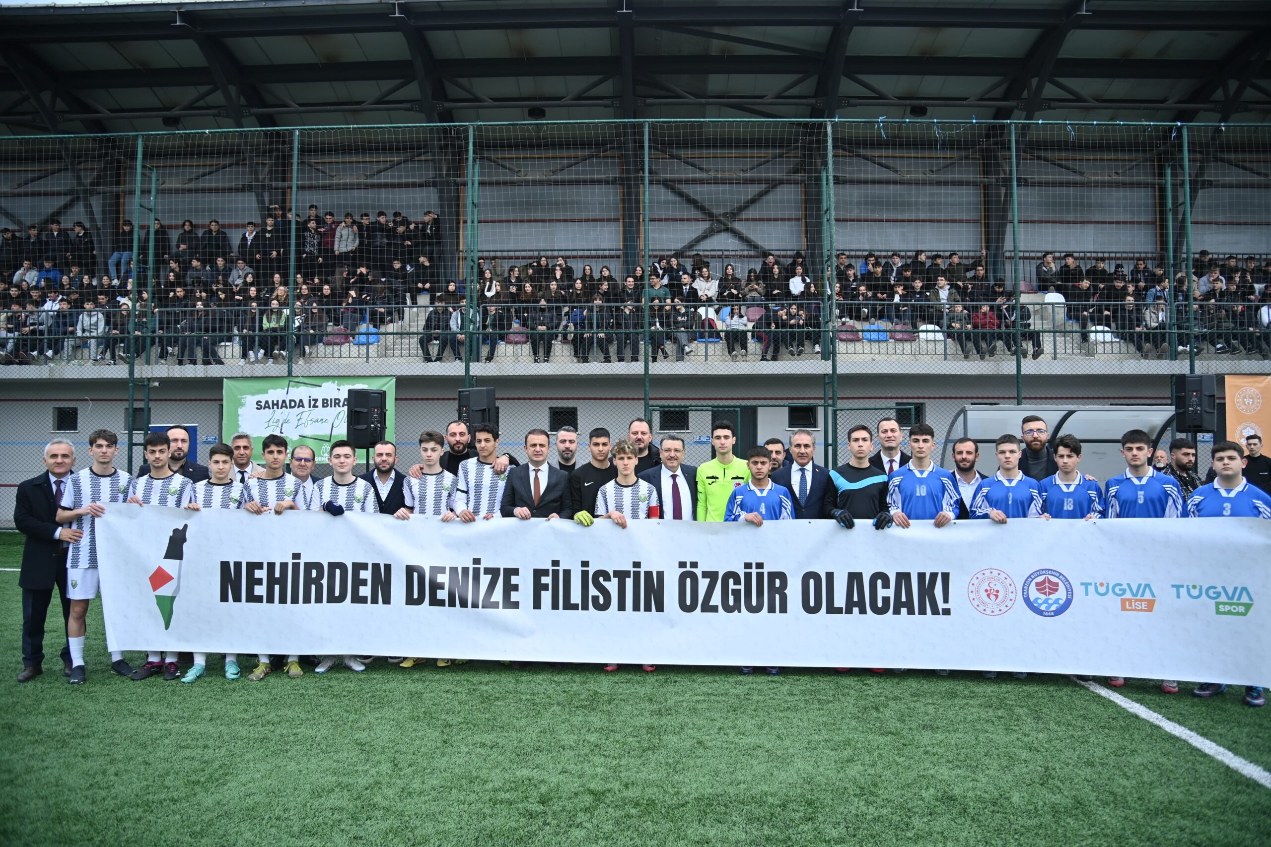 BAŞKAN GENÇ, GENÇLİK FUTBOL TURNUVASI’NIN STARTINI VERDİ