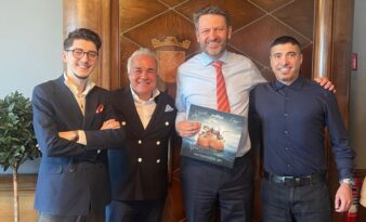maNga solisti Ferman Akgül Oslo Parlemento’sunda…