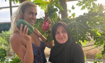 Manavgat’ın Tropikal Kraliçesi Şevkiye Durgun, Renkli Bir Etkinliğe Hazırlanıyor!