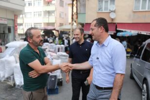 Başkan Ekim, Esnaf ve Vatandaşla Her Zaman Bir Arada