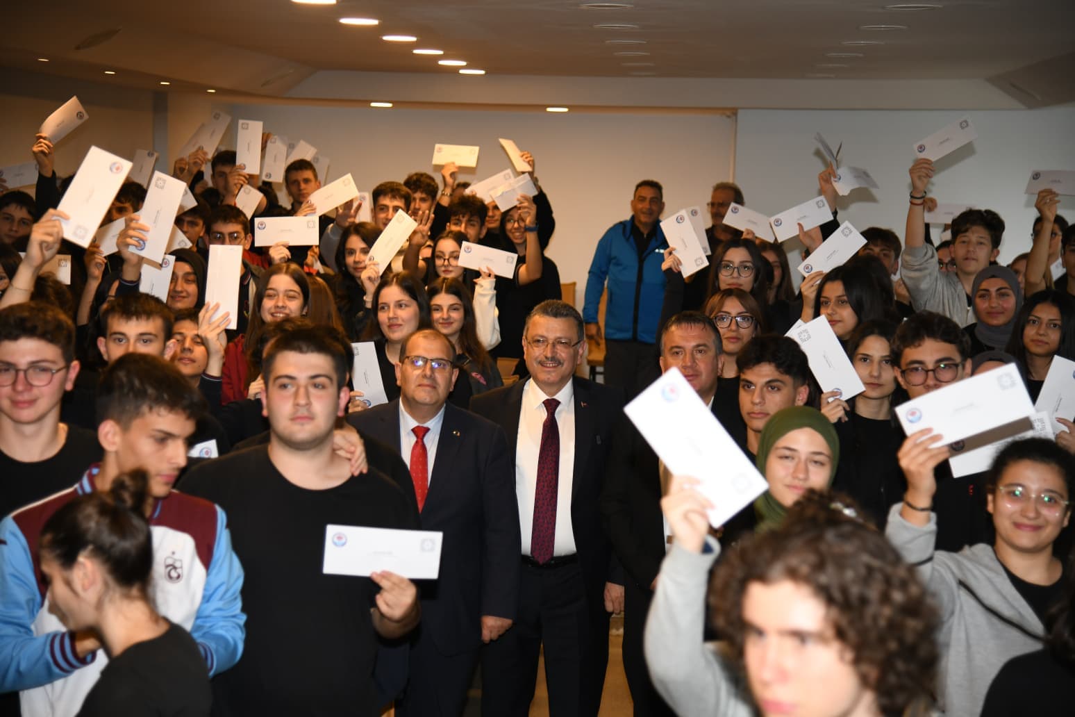 Trabzon’da 10 Bin Öğrenciye Teknolojik Eğitim Desteği