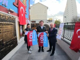 Başkan Kaya, Paris Trabzonlular Derneği’nde Atatürk Büstü Açılışına Katıldı