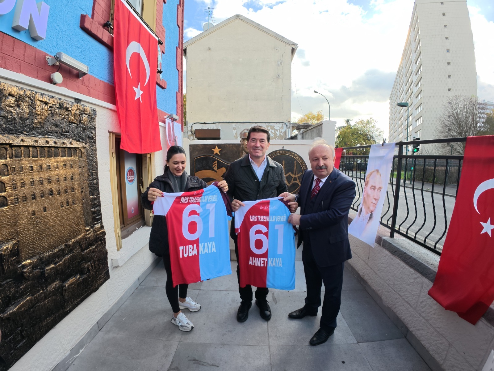 Başkan Kaya, Paris Trabzonlular Derneği’nde Atatürk Büstü Açılışına Katıldı
