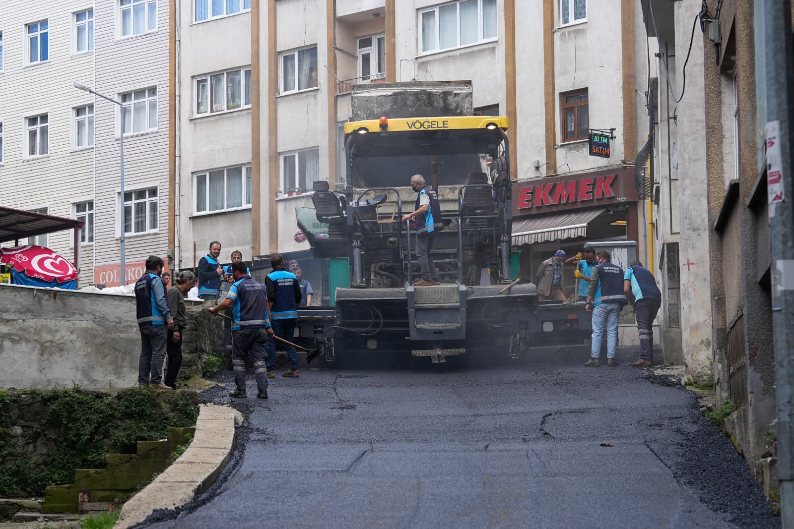 Ortahisar’da Yıllardır Sorun Olan Yollar Yenilendi, Mahalle Halkı Rahat Nefes Aldı