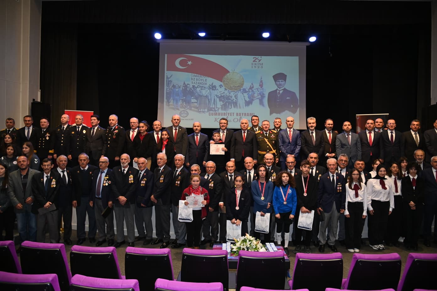 Trabzon’da Cumhuriyetin 102. yılı büyük bir coşkuyla kutlandı