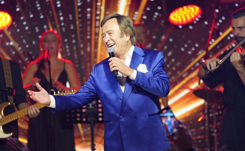 Soğuğa Rağmen Sıcak Bir Gece: Erol Evgin ve Aşkın Nur Yengi Günay’da Büyüledi