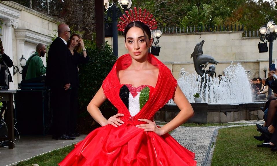 BUSE ILGAZ’TAN FİLİSTİN’E SESSİZ BİR SELAM