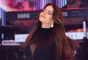 Simge Yeni Albümünü Görkemli Bir Partiyle Tanıtıyor!