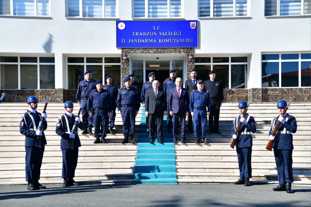 Vali Aziz Yıldırım, Güvenlik Birimleriyle Asayiş Toplantısında Kent Güvenliğini Değerlendirdi