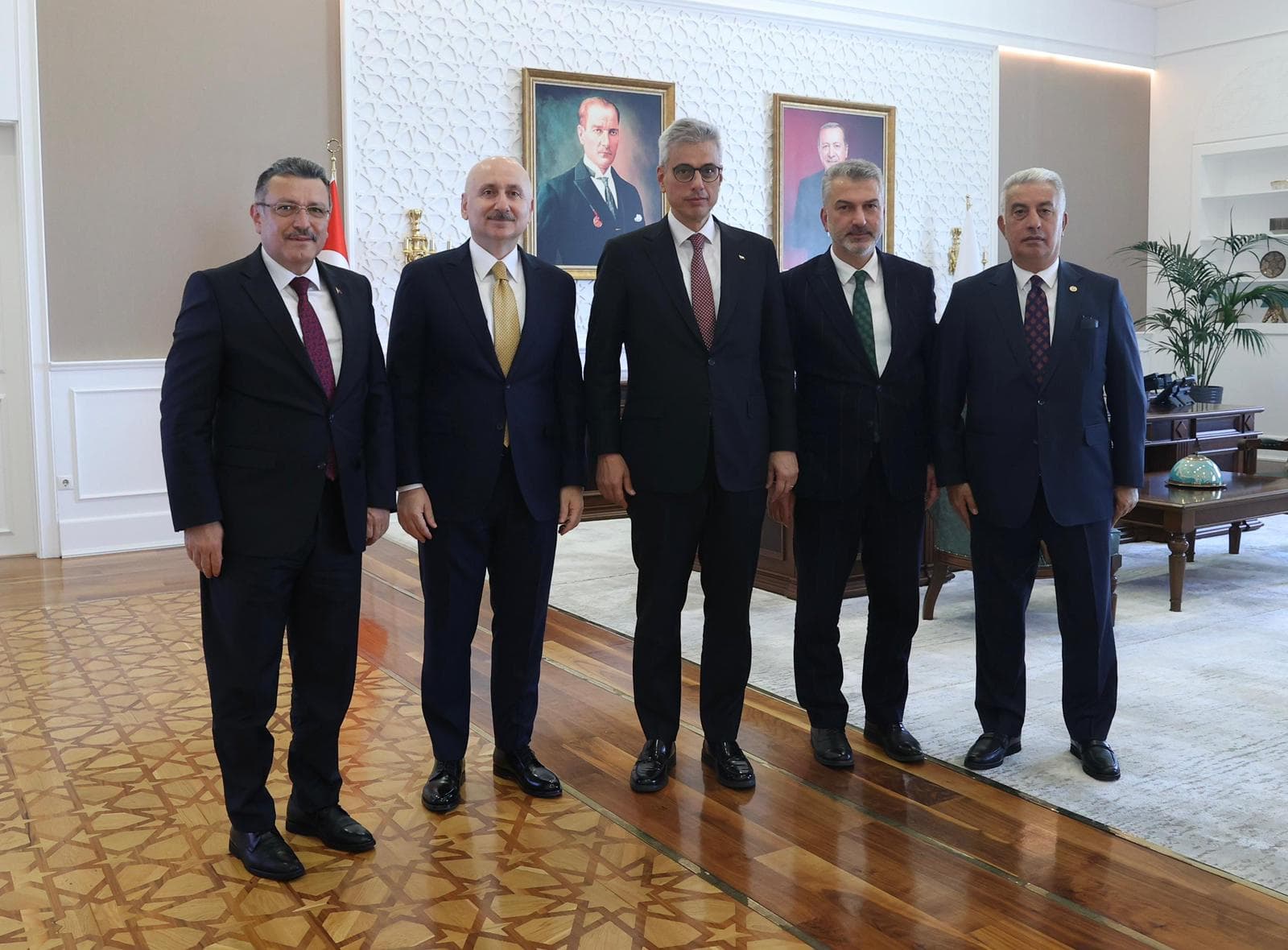 Başkan Genç Ankara’da Trabzon’un Yatırımlarını Masaya Yatırdı