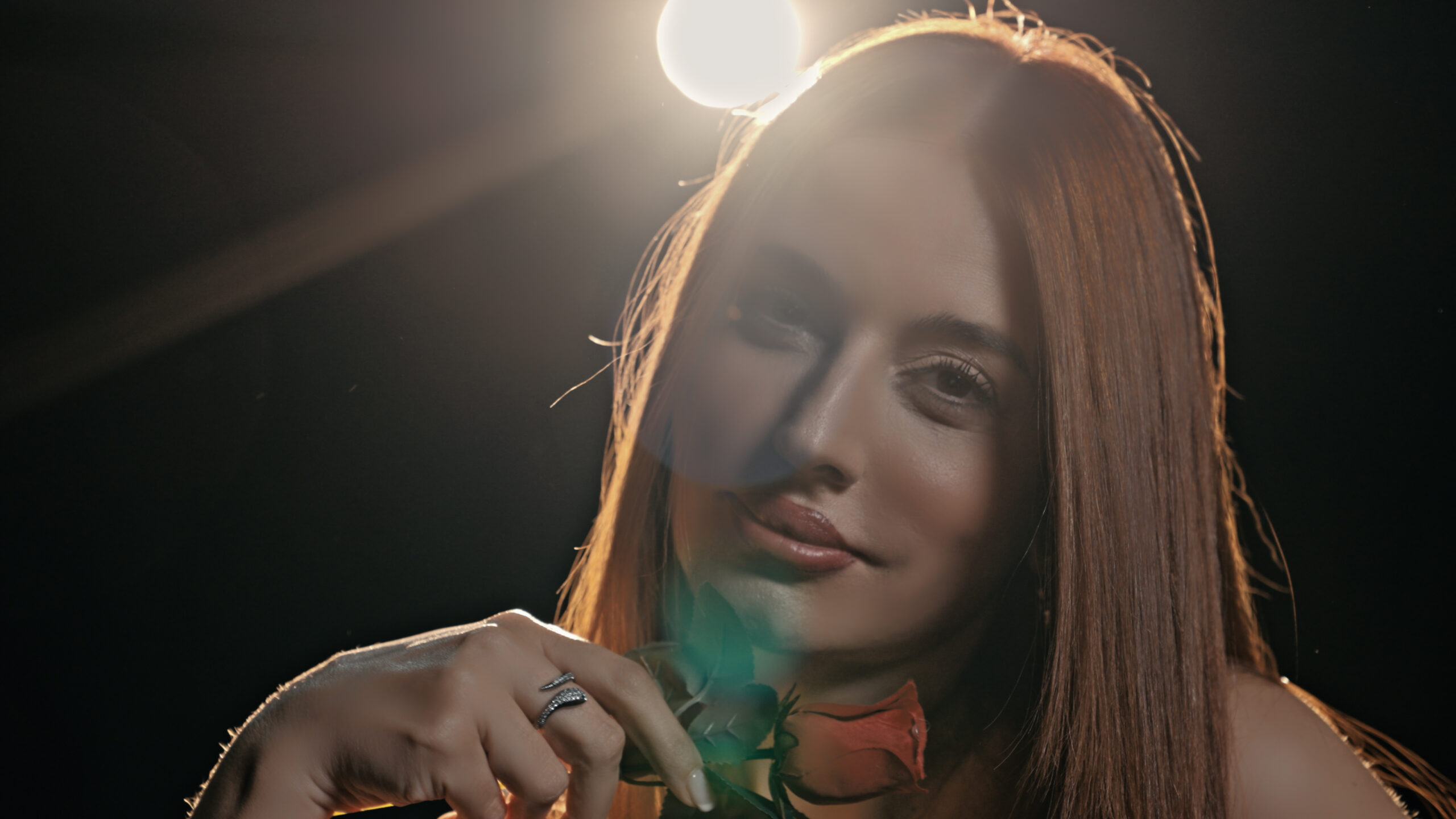 Arzu Efimia’ dan 4’cü Single Calısması “AŞK ACIMAZKİ ” Romantik Calısması İle Müzik Severlerle Buluşuyor…