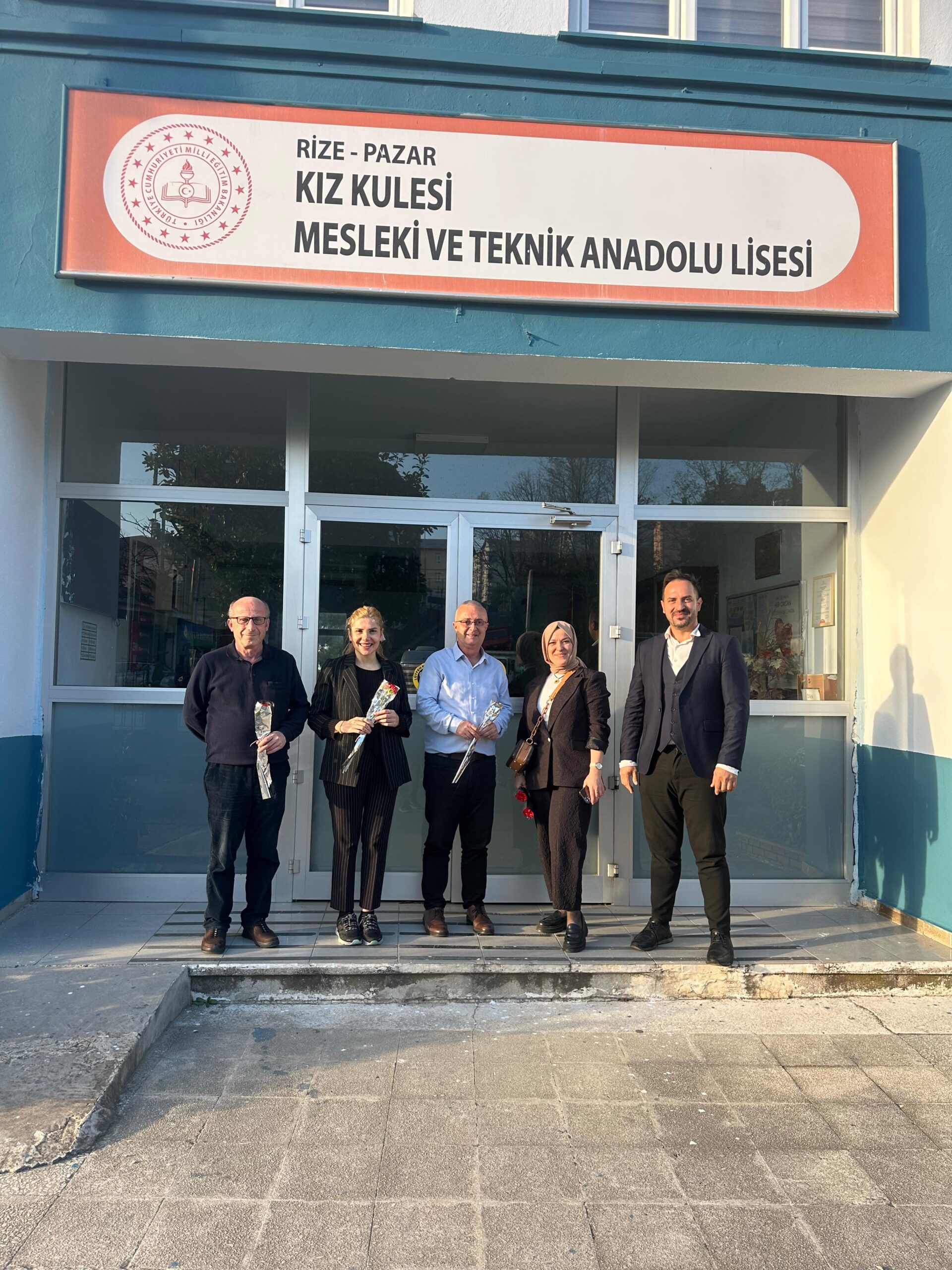 Duyarlılığın ve Lirizmin Kalemi: Selen Karagöz