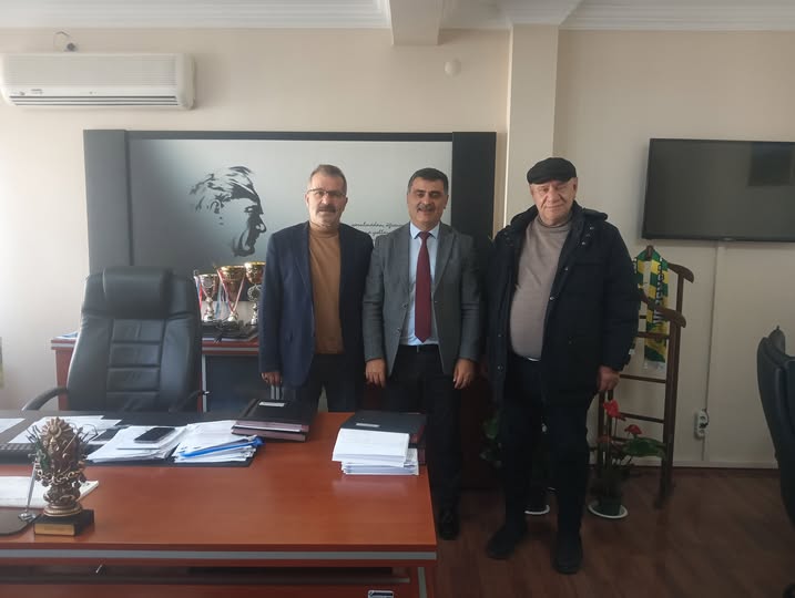 Ahievren Kalp damar göğüs hastanesi Yeni Atanan Saygı değer Kardeşimiz Erol Verep  beyfendiyi Aslan Yeşilyurt beyle Ben Ergun Memış  Hayırlı olsun Ziyaretinde bulunduk