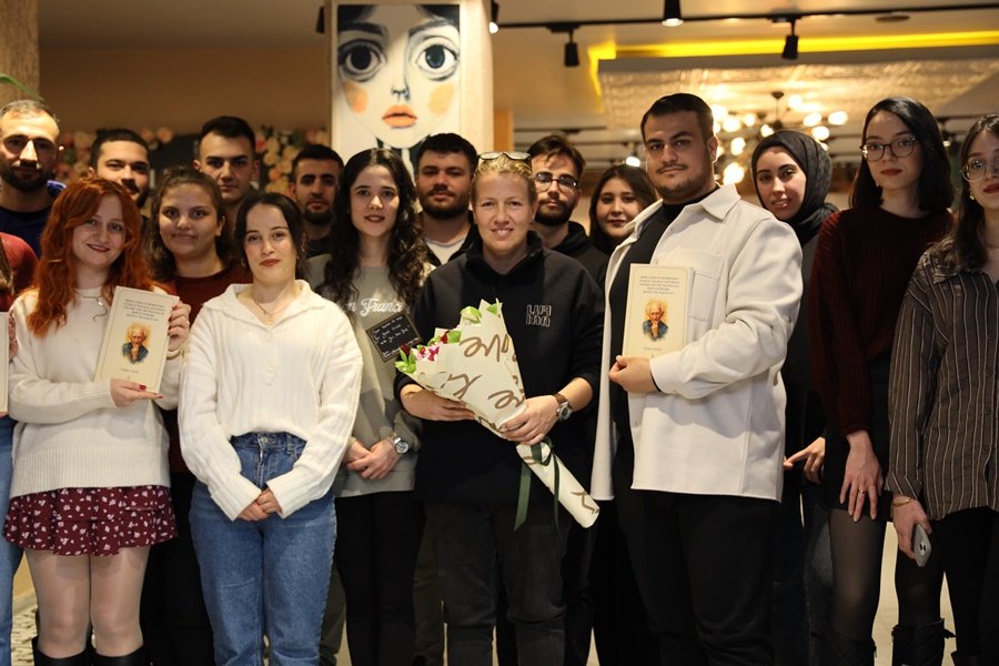 ÖZDEN DERE’DEN YENİ KİTAP: “FROM UTOPİA TO RETROTOPİA”