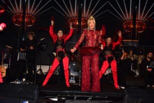 Ajda Pekkan, Chamada Prestige Hotel’de büyüleyici bir geceye imza attı.