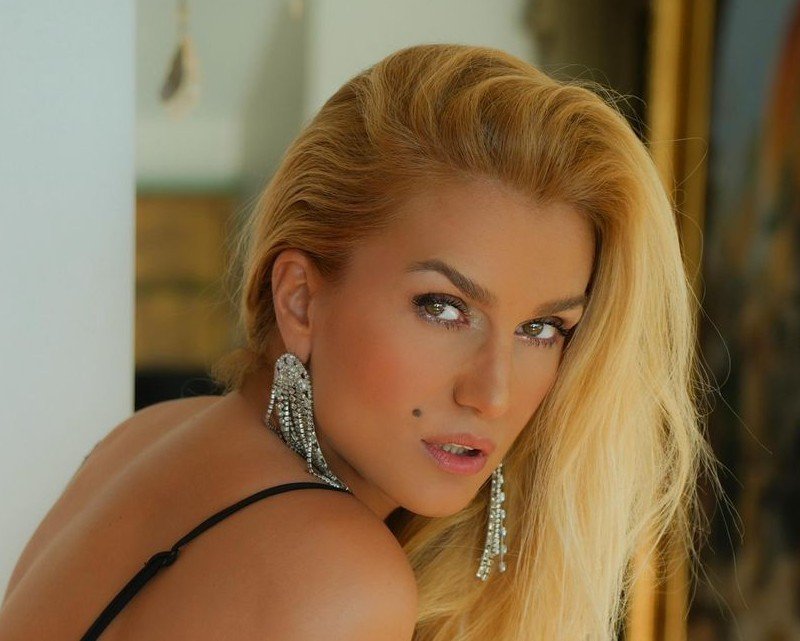 Tuğba Özay’dan Duygulara Dokunan Yeni Şarkı: “Biri Sana Biri Bana”