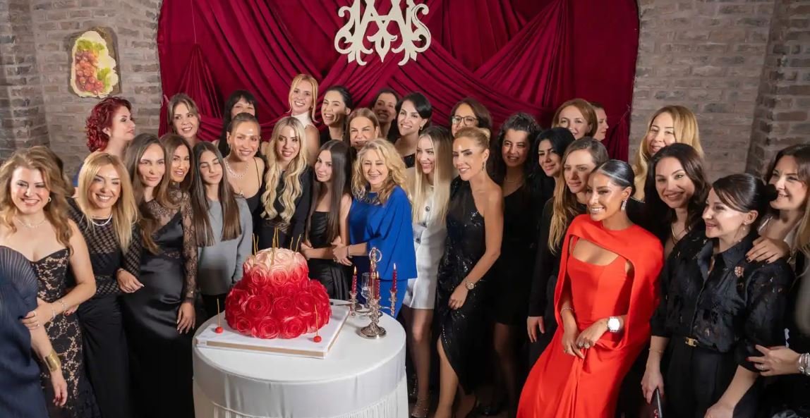 Merve Arkas Yeni Yaşını Dostlarıyla Kutladı, Hediyeler LÖSEV’e Umut Oldu