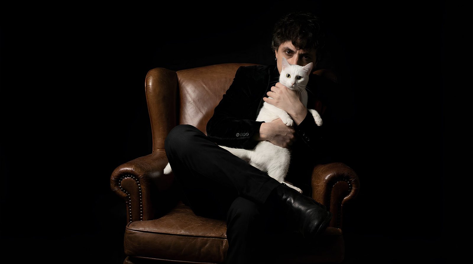 Egemen Erdoğan’dan Yeni Tekli:  Aklımın Bir Yerinde