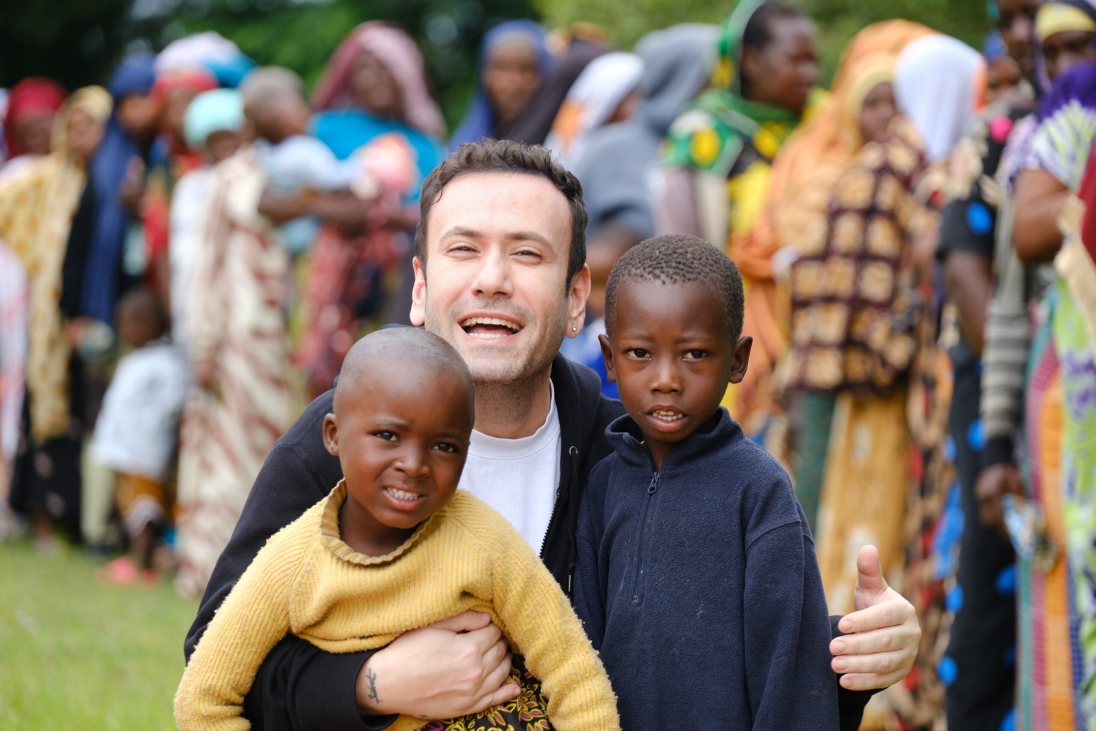 Özgür Aras’tan Afrika’ya Umut Taşıyan Yolculuk