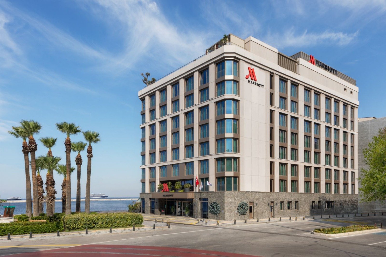 Şehrin Kalbinde, Aşkın İzmir Marriott Hali