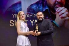 SUAT YANÇ “YILIN EN İYİ YAPIMCISI” ÖDÜLÜNÜ ALDI