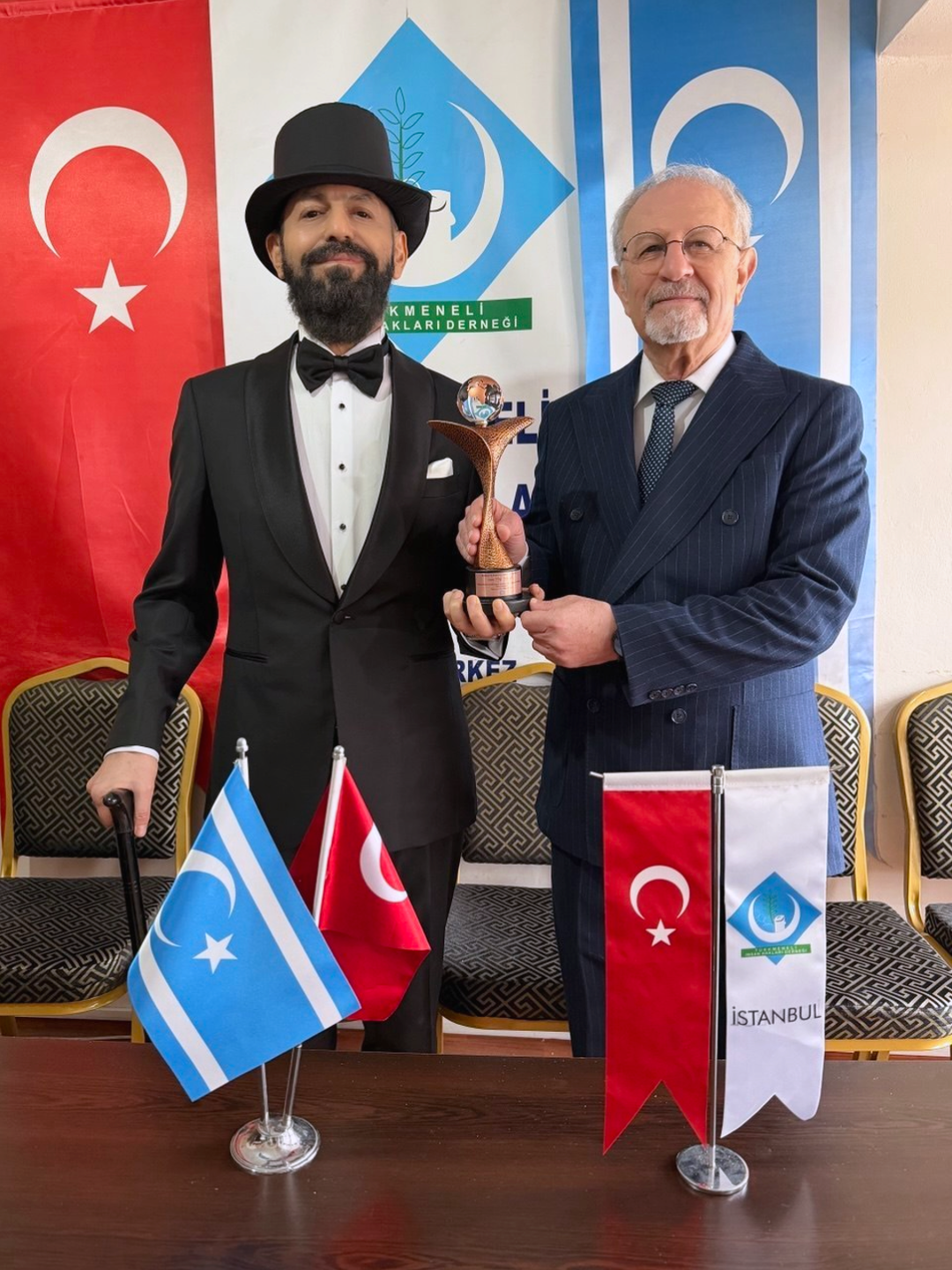 Akif Manaf “Barış ve İnsan Hakları Ödülü” ile Onurlandırıldı