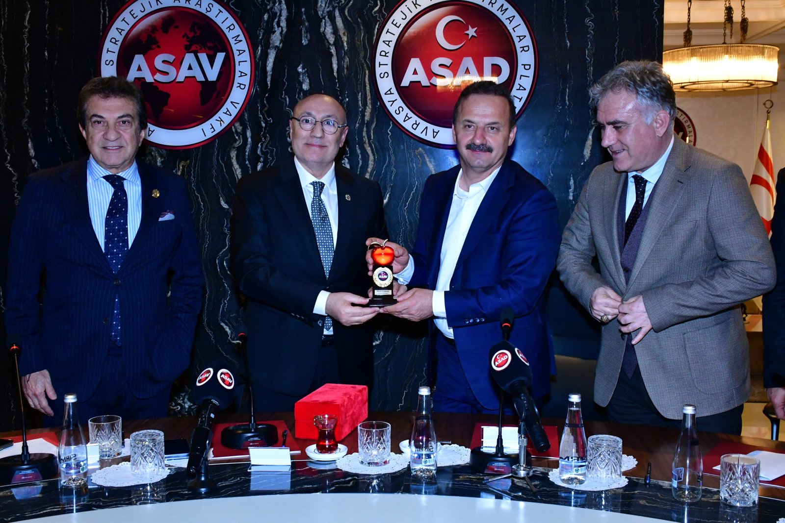 Anahtar Parti Genel Baskanı Sn.Yavuz Ağıralioğlu’nun  Avrasya Stratejik Araştırmalar Vakfı (ASAV) ve Platformu (ASAD) Başkanlığı ziyareti