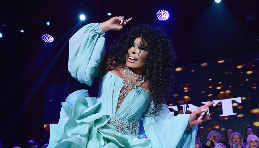 Türk sanat müziğinin efsane ismi Bülent Ersoy, uzun süren sessizliğini yeni şarkısı “Fragman”la bozuyor.