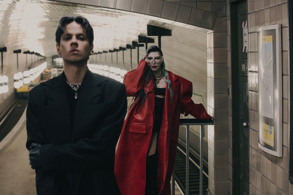 HANDE YENER & MADRİGAL “EGO”