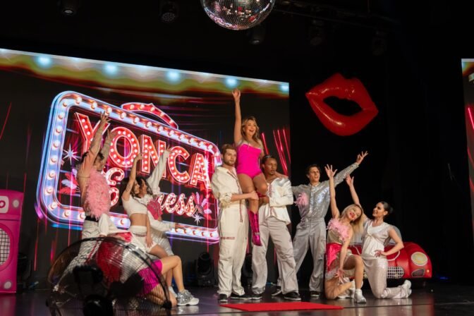 Yonca Evcimik’ten 90’lara nostaljik yolculuk