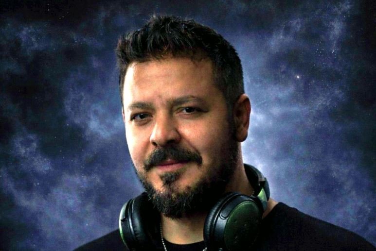 Burak Acar’dan Zamansız Bir Dokunuş: “Romance of the Void” Yayında!