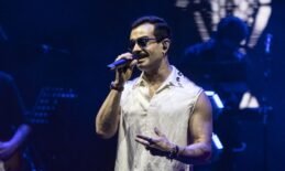 Antalya Açıkhava’da müzikseverlerle buluşan Gökhan Türkmen’in konserinde 7 evlenme teklifi yapıldı