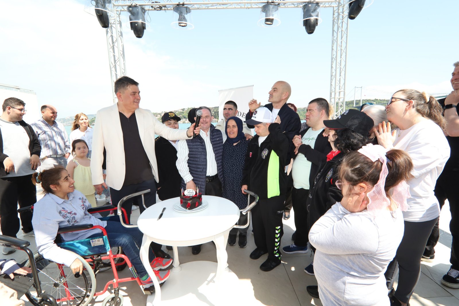 Altay’dan Örnek Davet: Boğaz’da Gönül Köprüsü Kuruldu!