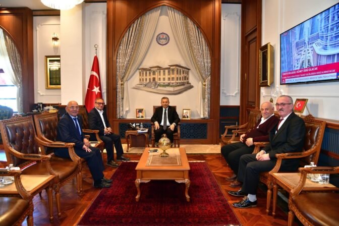 Trabzon valisını zıyaret ettık. Aslan yesılyurt ünlü iş adamı fahrı koçla beraberındekı heyetle
