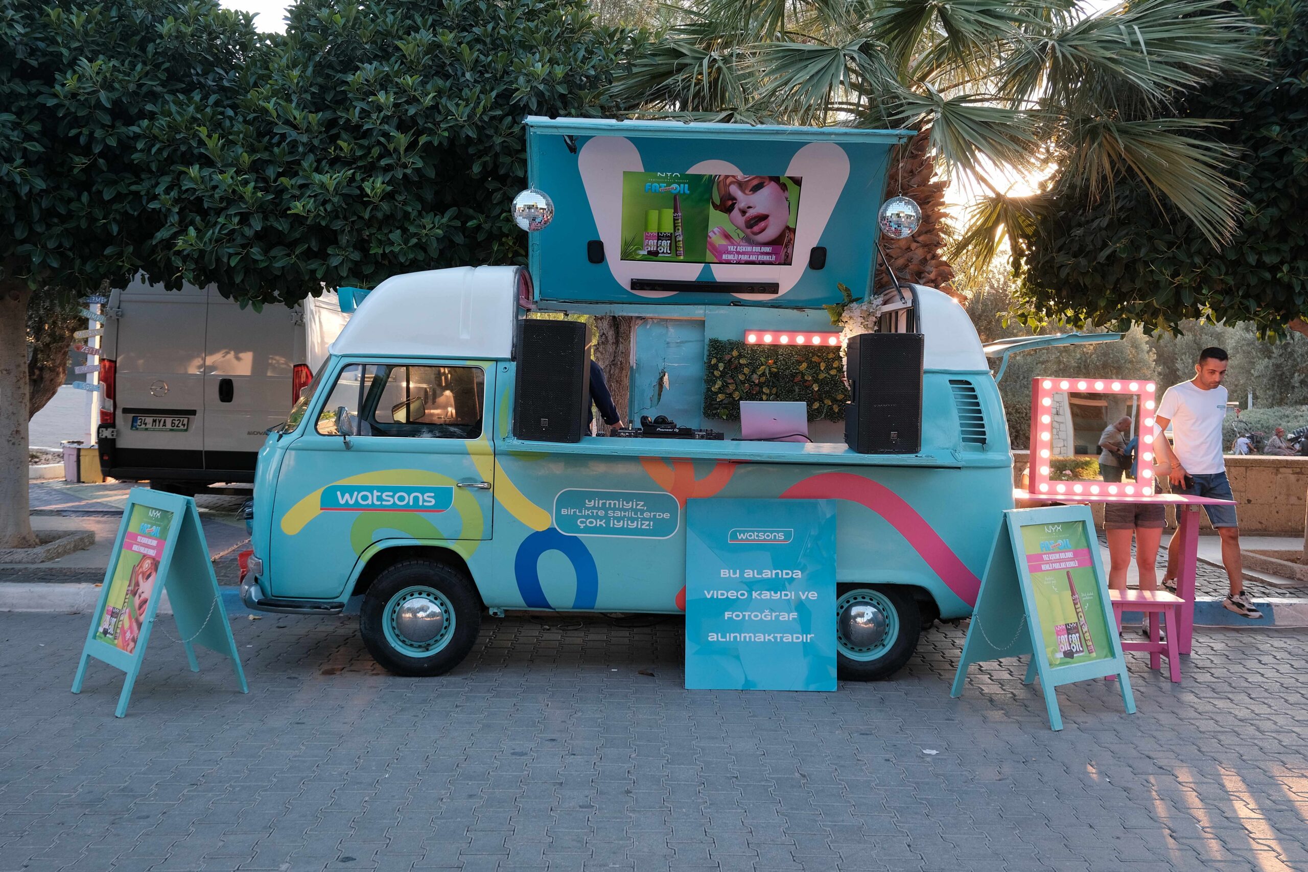 WBUS Summer Roadshow ile Watsons Deneyimi Sahillere Taşınıyor