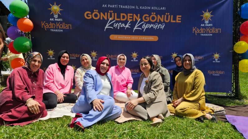 ERDOĞAN’A TRABZON’DAN ÖVGÜLER