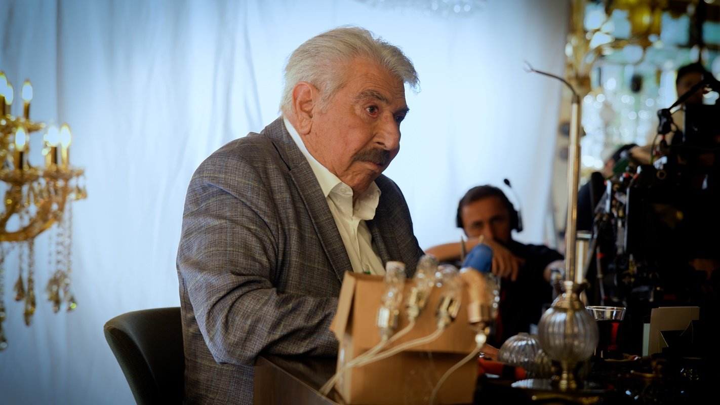 “2 Aile Arasında”nın Kamera Arkasından İlk Görüntüler Yayınlandı