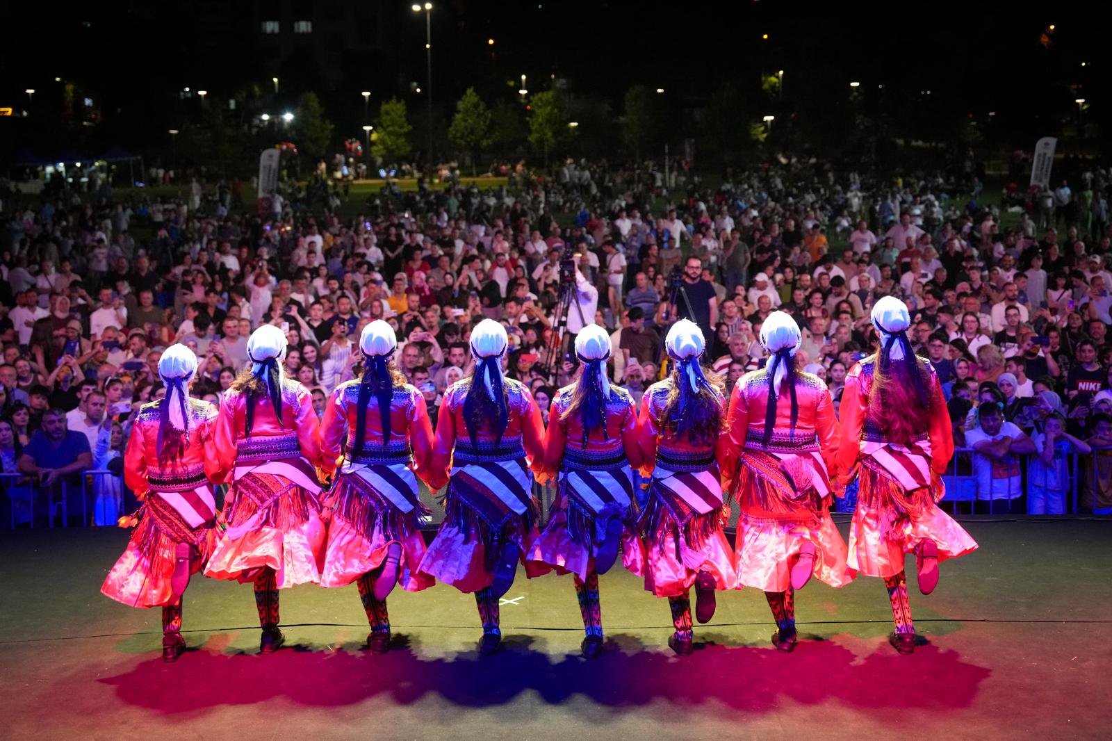 15 ÜLKEDEN 650 HALK OYUNCUSU TRABZON’DA BULUŞACAK